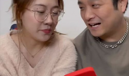 床上亲吻的短视频,床上亲吻短视频浪漫回顾